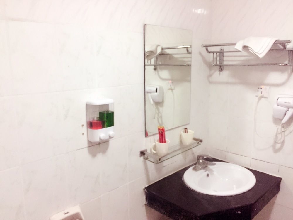 New Yuetan Hotel Дар-ес-Салам Екстер'єр фото